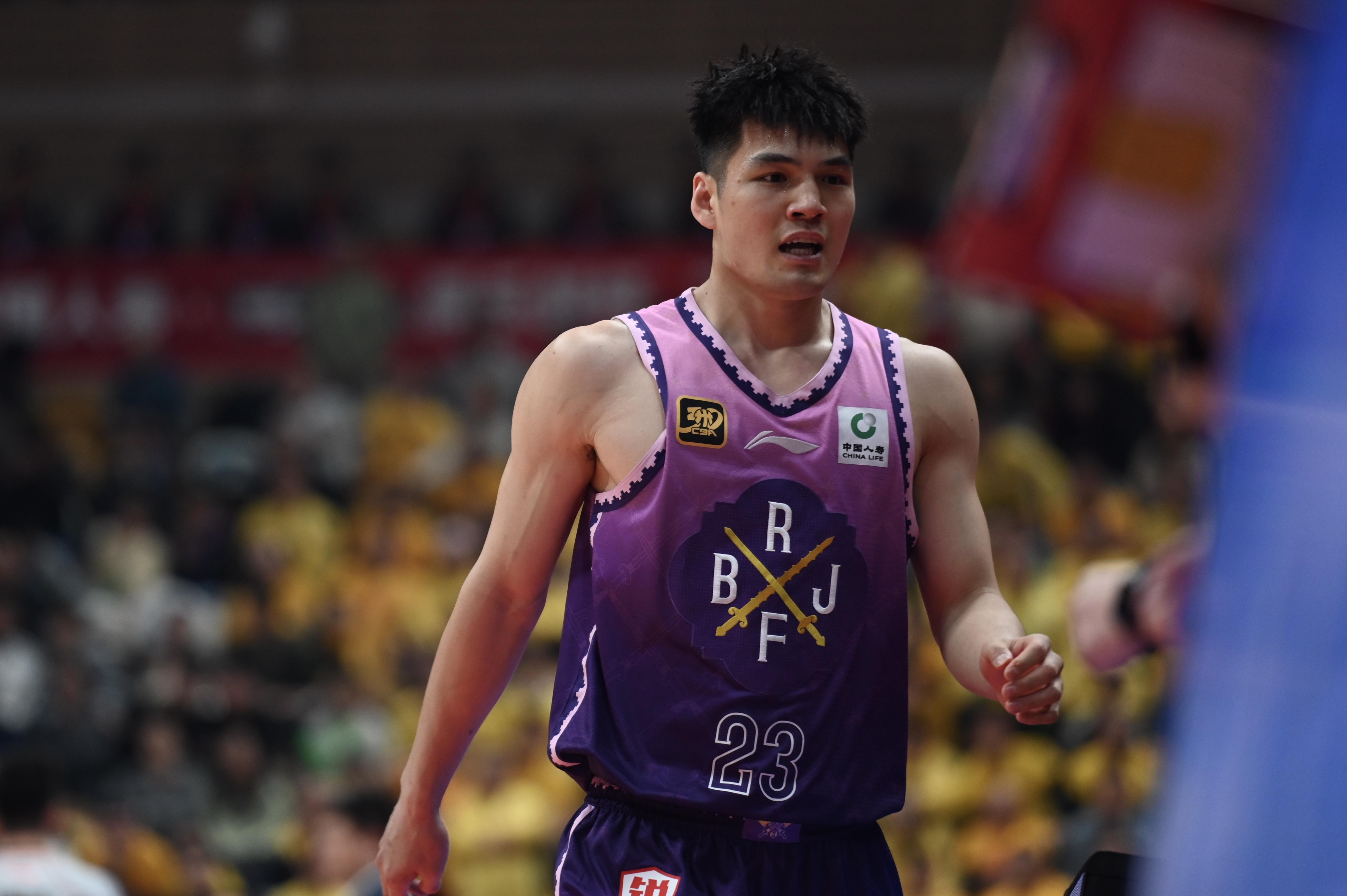 终于要到手了？朱芳雨对陈国豪欣赏已久 去年还曾“招募”后者